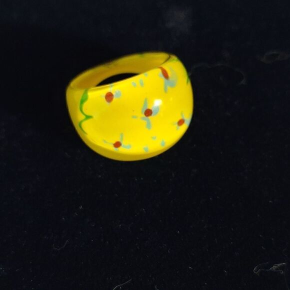 Lucite Yellow Bubble Ring - Picture 2 of 6